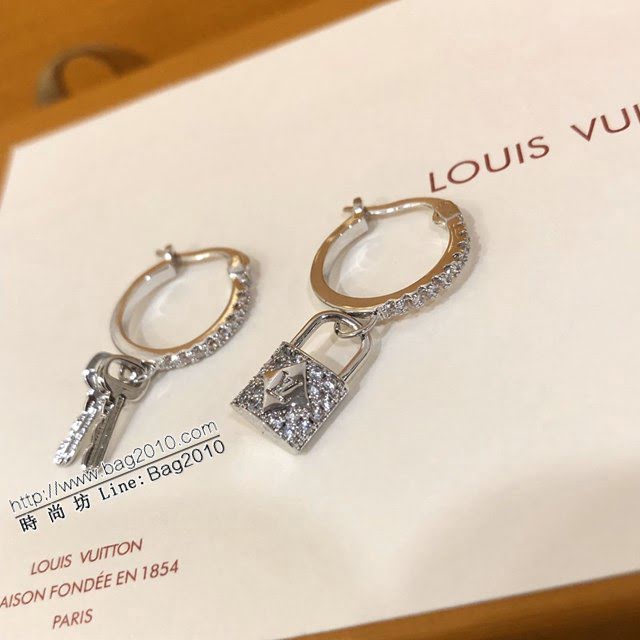 Louis Vuitton新款飾品 路易威登鎖頭鑰匙耳釘 LV不對稱圓環耳勾耳環  zglv2092